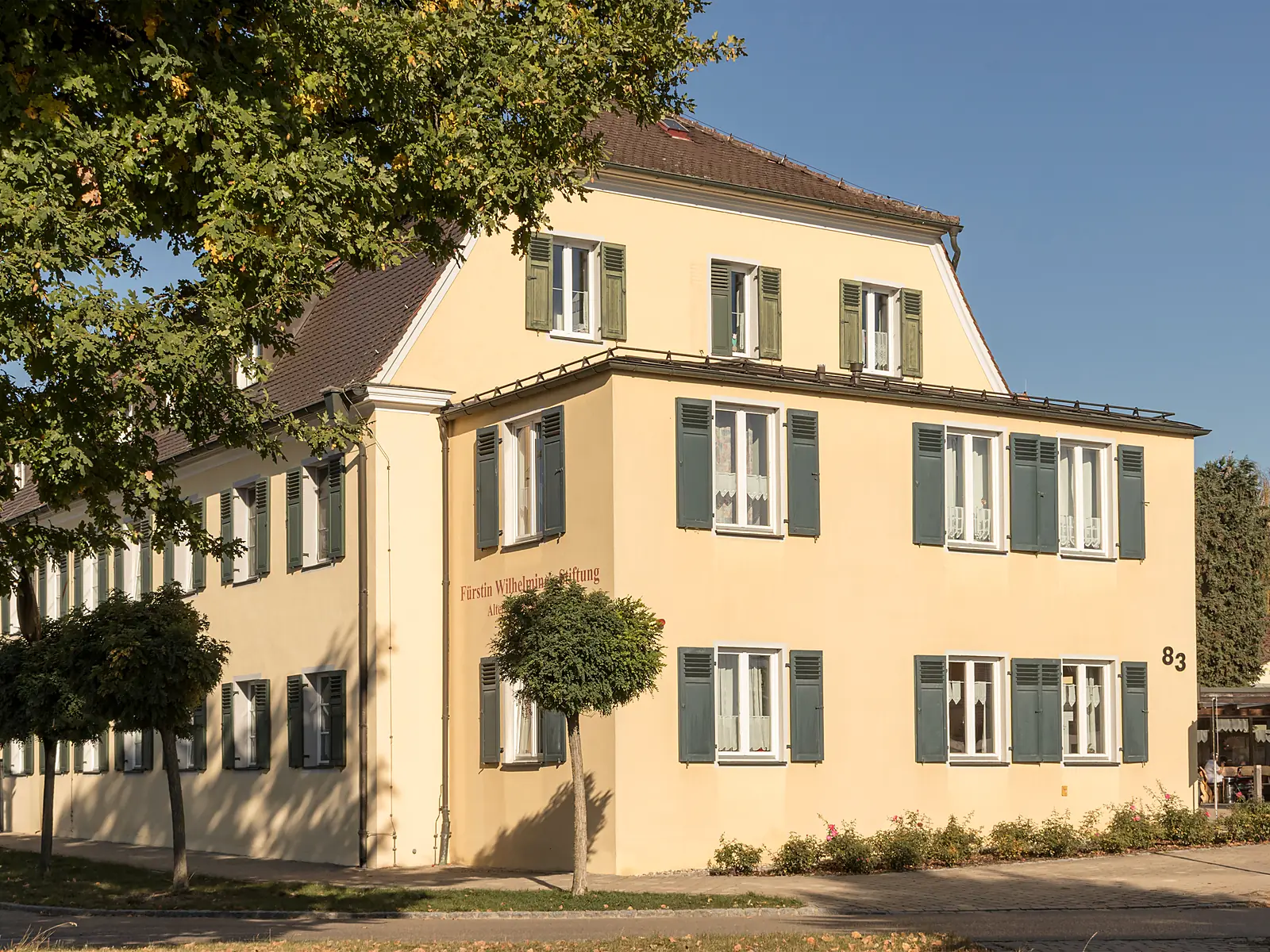 Außenansicht der Fürstin Wilhelmine Alten- und Pflegeheim-Stiftung in Wallerstein